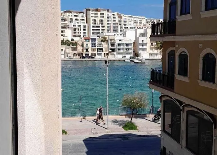 Penzion Seafront Akwador 4*