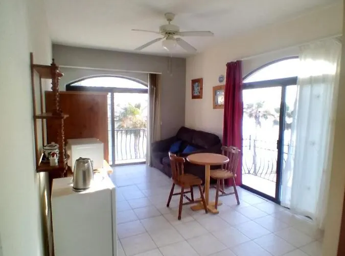 Seafront Akwador Vendégház